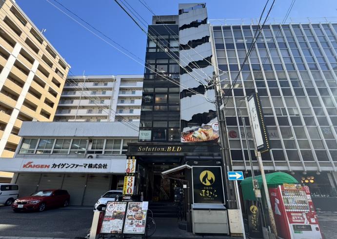 【福岡市博多区】博多駅徒歩8分／駅地下街／重飲食可／カフェ居抜き／29.92坪